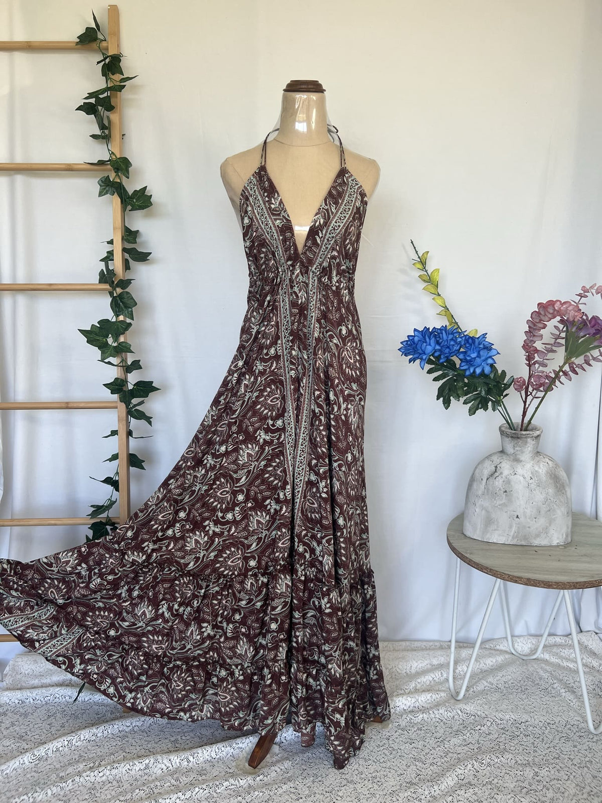 Cassie Maxi Dress in Woody Brown
